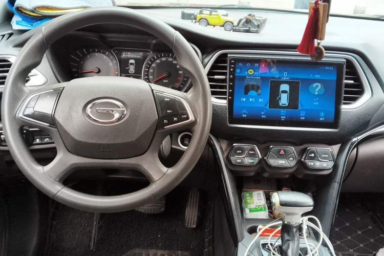 Used GAC Trumpchi GS4 2017 235T Automatic Two-Wheel Drive Elite Edition Center Console