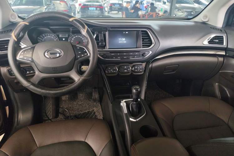 Used GAC Trumpchi GS4 2017 235T Manual Two-Wheel Drive Luxury Edition Center Console