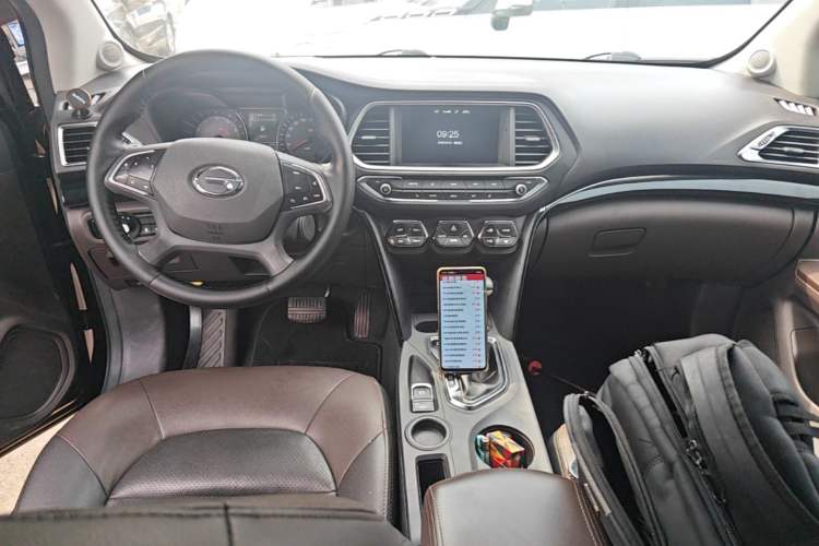 Used GAC Trumpchi GS4 2017 235T Automatic Two-Wheel Drive Luxury Smart Connectivity Version Center Console