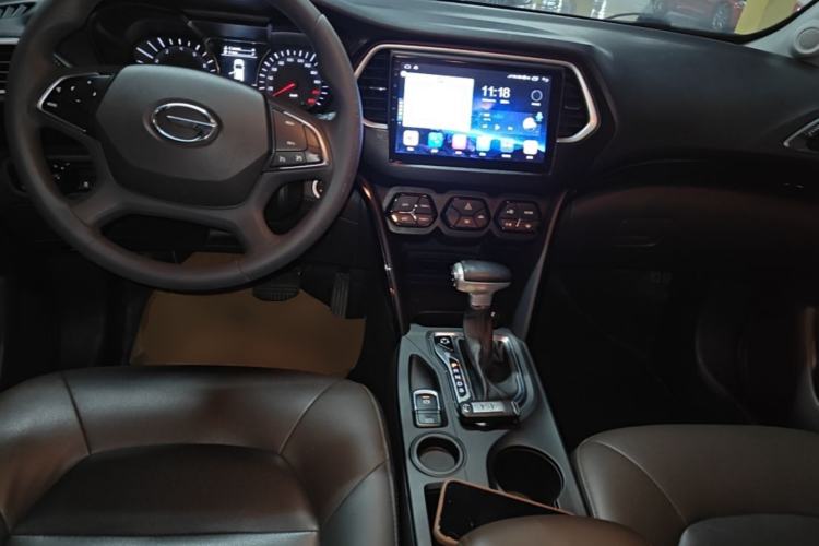 Used GAC Trumpchi GS4 2017 235T Automatic Two-Wheel Drive Elite Edition Center Console