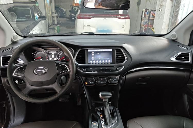 Used GAC Trumpchi GS4 2017 235T Automatic Two-Wheel Drive Luxury Smart Connectivity Version Center Console