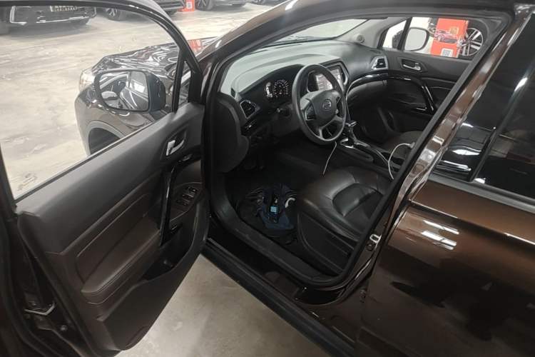 Used GAC Trumpchi GS4 2017 200T G-DCT Two-Wheel Drive Elite Edition Driver Seat