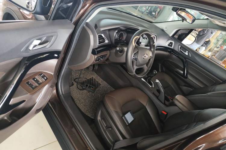 Used GAC Trumpchi GS4 2017 235T Manual Two-Wheel Drive Luxury Edition Driver Seat