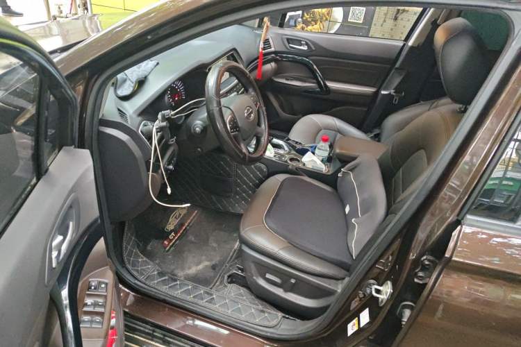 Used GAC Trumpchi GS4 2017 235T Automatic Two-Wheel Drive Luxury Smart Connectivity Version Driver Seat