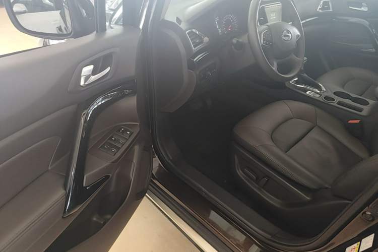 Used GAC Trumpchi GS4 2017 235T Automatic Two-Wheel Drive Luxury Smart Connectivity Version Driver Seat