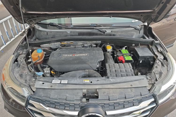 Used GAC Trumpchi GS4 2017 235T Manual Two-Wheel Drive Luxury Edition Engine Bay