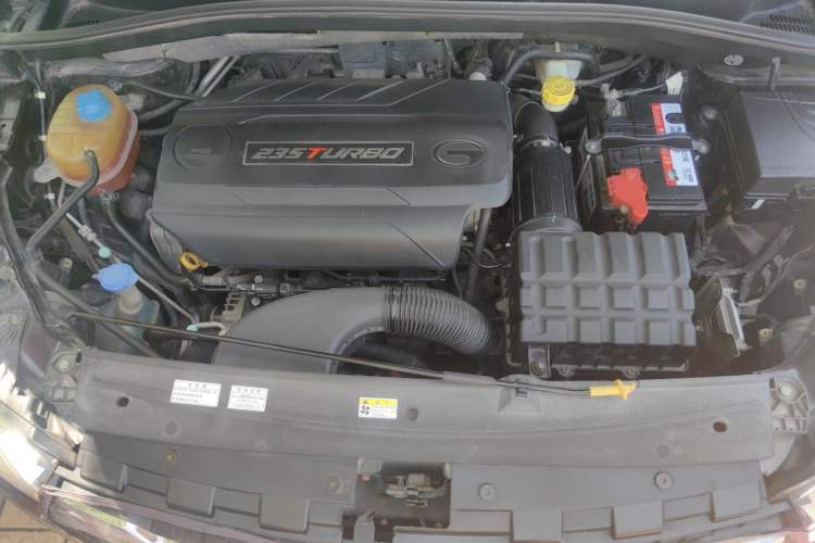 Used GAC Trumpchi GS4 2017 235T Manual Two-Wheel Drive Luxury Edition Engine Bay
