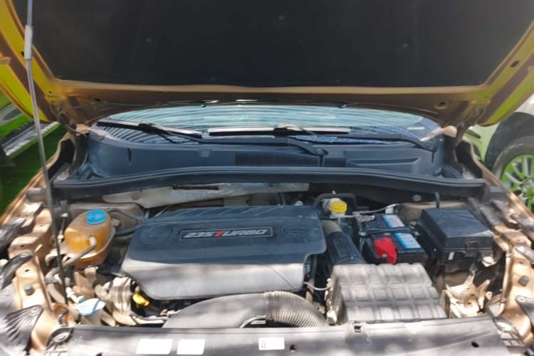 Used GAC Trumpchi GS4 2017 235T Automatic Two-Wheel Drive Luxury Smart Connectivity Version Engine Bay