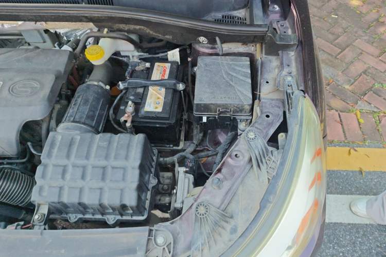 Used GAC Trumpchi GS4 2017 235T Automatic Two-Wheel Drive Elite Edition Engine Bay Left