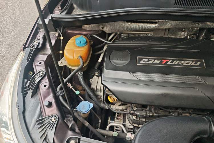 Used GAC Trumpchi GS4 2017 235T Automatic Two-Wheel Drive Luxury Smart Connectivity Version Engine Bay Right