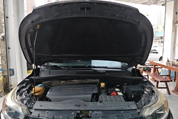 Used GAC Trumpchi GS4 2017 235T Automatic Two-Wheel Drive Luxury Smart Connectivity Version Engine Bay