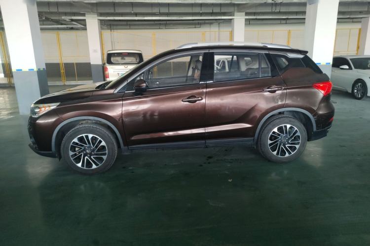 Used GAC Trumpchi GS4 2017 235T G-DCT Two-Wheel Drive Elite Edition Exterior 2