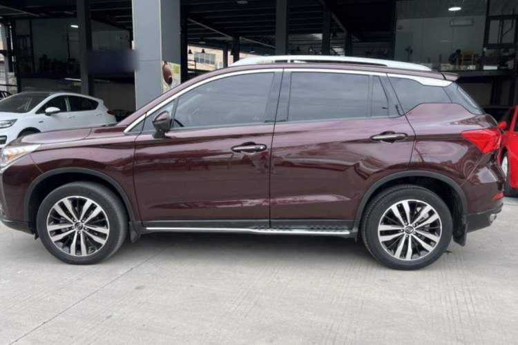 Used GAC Trumpchi GS4 2017 235T Automatic Two-Wheel Drive Luxury Smart Connectivity Version Exterior 2