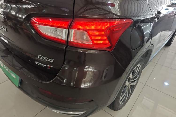 Used GAC Trumpchi GS4 2017 235T Automatic Two-Wheel Drive Luxury Smart Connectivity Version Exterior 3