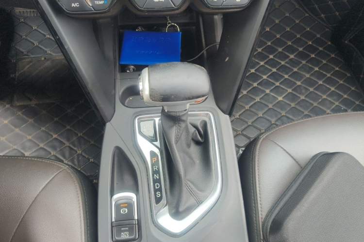 Used GAC Trumpchi GS4 2017 235T Automatic Two-Wheel Drive Luxury Smart Connectivity Version Gear Lever