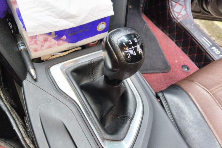 Used GAC Trumpchi GS4 2017 200T Manual Two-Wheel Drive Elite Edition Gear Lever