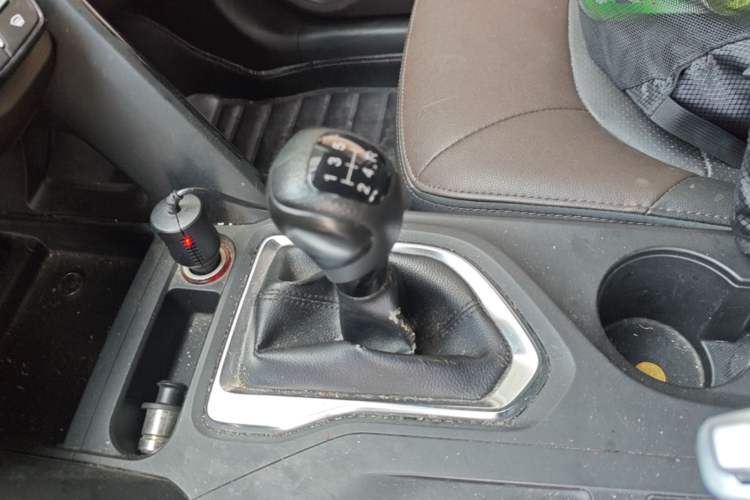 Used GAC Trumpchi GS4 2017 235T Manual Two-Wheel Drive Luxury Edition Gear Lever
