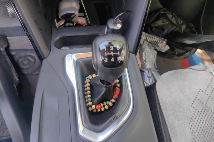 Used GAC Trumpchi GS4 2017 235T Manual Two-Wheel Drive Luxury Edition Gear Lever