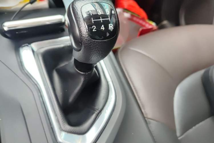 Used GAC Trumpchi GS4 2017 200T Manual Two-Wheel Drive Elite Edition Gear Lever