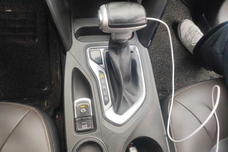 Used GAC Trumpchi GS4 2017 235T Automatic Two-Wheel Drive Elite Edition Gear Lever