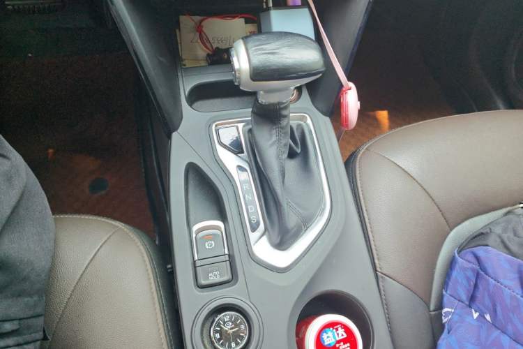 Used GAC Trumpchi GS4 2017 235T Automatic Two-Wheel Drive Elite Edition Gear Lever