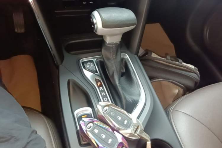 Used GAC Trumpchi GS4 2017 235T Automatic Two-Wheel Drive Elite Edition Gear Lever