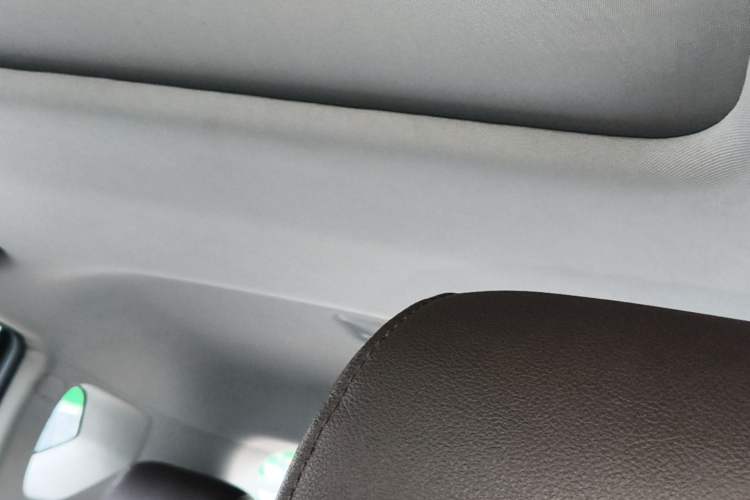 Used GAC Trumpchi GS4 2017 200T G-DCT Two-Wheel Drive Elite Edition Headliner