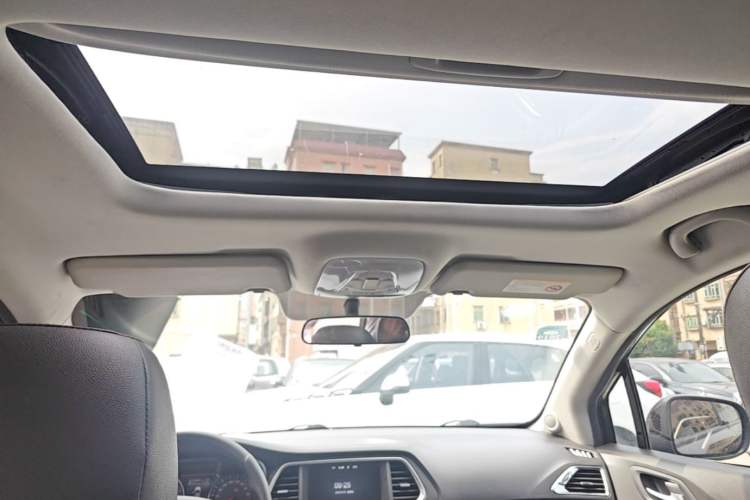Used GAC Trumpchi GS4 2017 235T Automatic Two-Wheel Drive Luxury Smart Connectivity Version Headliner