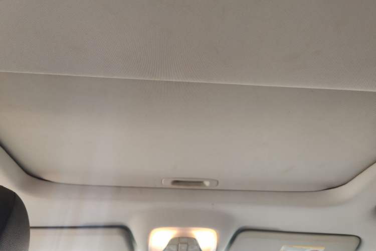 Used GAC Trumpchi GS4 2017 200T G-DCT Two-Wheel Drive Elite Edition Headliner