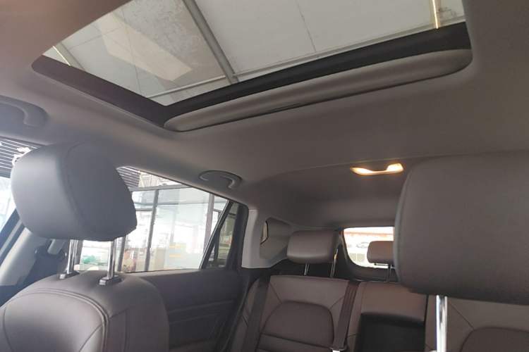 Used GAC Trumpchi GS4 2017 235T Automatic Two-Wheel Drive Luxury Smart Connectivity Version Headliner