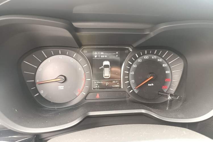 Used GAC Trumpchi GS4 2017 235T Automatic Two-Wheel Drive Luxury Smart Connectivity Version Instrument Cluster