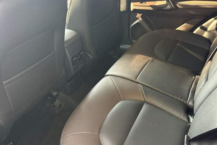 Used GAC Trumpchi GS4 2017 235T Automatic Two-Wheel Drive Elite Edition Interior 1