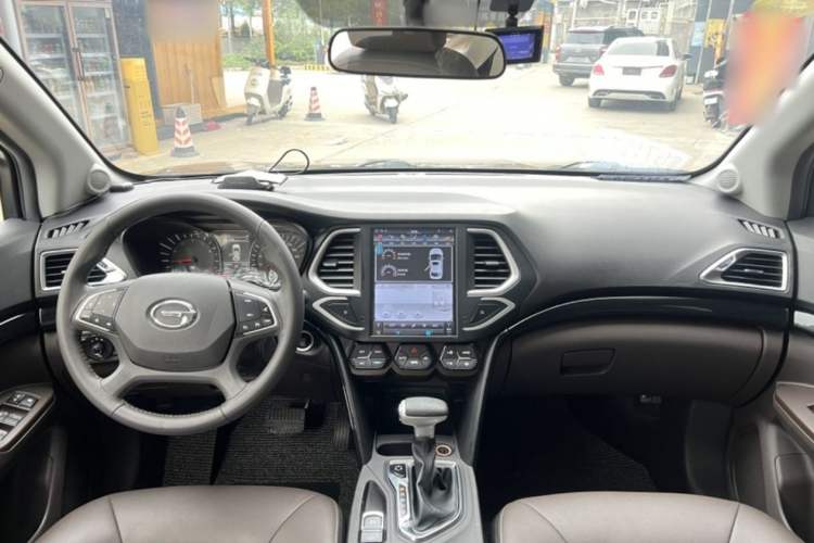 Used GAC Trumpchi GS4 2017 235T Automatic Two-Wheel Drive Luxury Smart Connectivity Version Interior 1