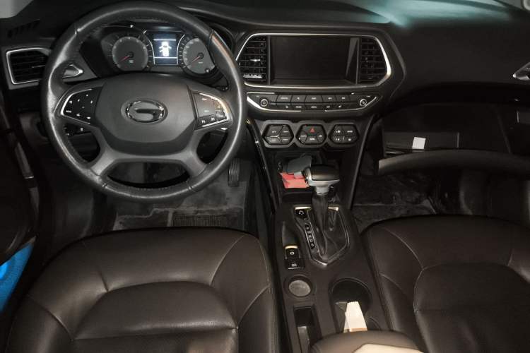 Used GAC Trumpchi GS4 2017 235T Automatic Two-Wheel Drive Luxury Smart Connectivity Version Interior 2