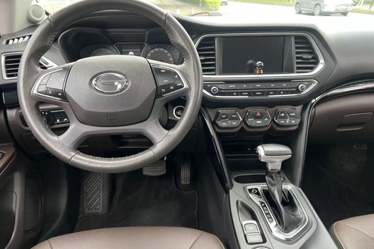 Used GAC Trumpchi GS4 2017 235T Automatic Two-Wheel Drive Luxury Smart Connectivity Version Interior 3