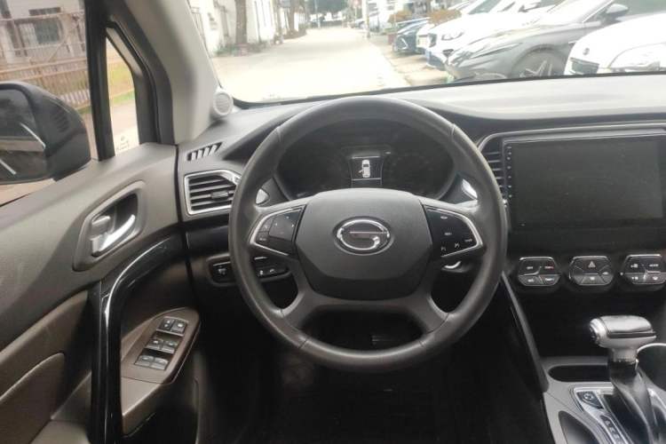 Used GAC Trumpchi GS4 2017 235T Automatic Two-Wheel Drive Elite Edition Interior 3