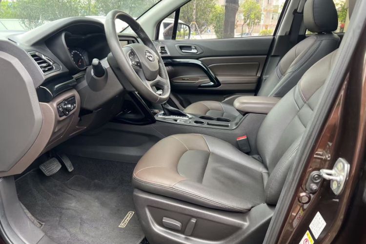 Used GAC Trumpchi GS4 2017 235T Automatic Two-Wheel Drive Luxury Smart Connectivity Version Interior 4