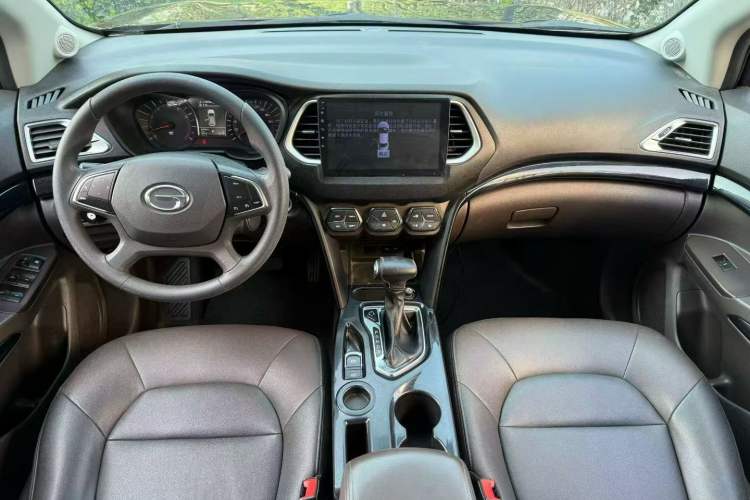 Used GAC Trumpchi GS4 2017 235T Automatic Two-Wheel Drive Elite Edition Interior 4
