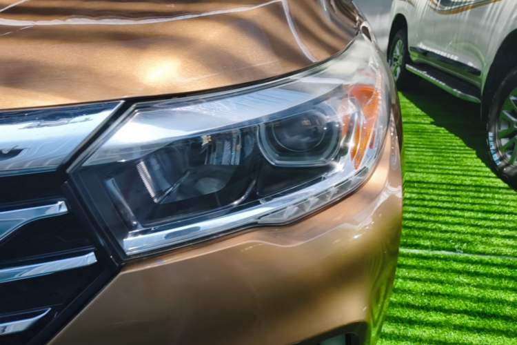 Used GAC Trumpchi GS4 2017 235T Automatic Two-Wheel Drive Luxury Smart Connectivity Version Left Front Headlight