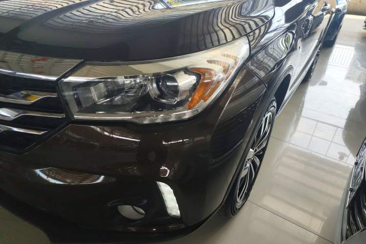 Used GAC Trumpchi GS4 2017 235T Manual Two-Wheel Drive Luxury Edition Left Front Headlight