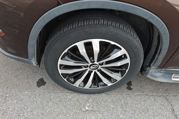 Used GAC Trumpchi GS4 2017 235T Manual Two-Wheel Drive Luxury Edition Left Front Wheel Hub