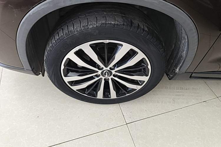 Used GAC Trumpchi GS4 2017 235T Automatic Two-Wheel Drive Luxury Smart Connectivity Version Left Front Wheel Hub