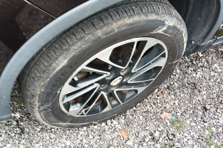 Used GAC Trumpchi GS4 2017 200T G-DCT Two-Wheel Drive Elite Edition Left Front Wheel Hub