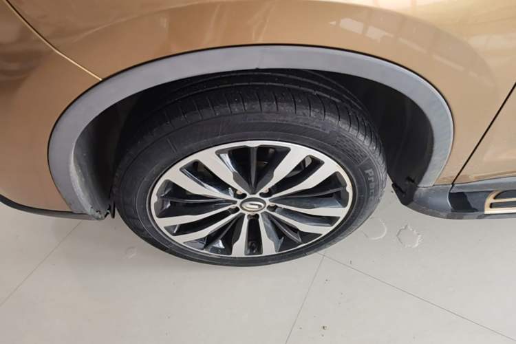 Used GAC Trumpchi GS4 2017 235T Automatic Two-Wheel Drive Luxury Smart Connectivity Version Left Front Wheel Hub
