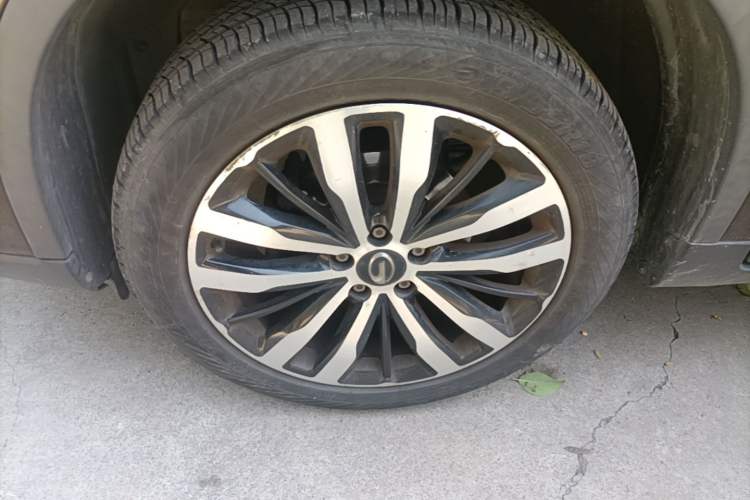 Used GAC Trumpchi GS4 2017 235T Manual Two-Wheel Drive Luxury Edition Left Front Wheel Hub