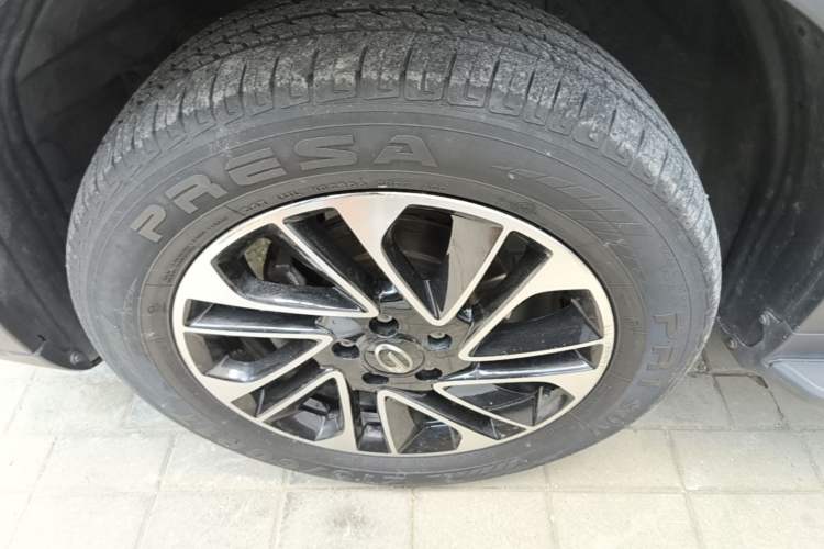 Used GAC Trumpchi GS4 2017 200T Manual Two-Wheel Drive Elite Edition Left Front Wheel Hub
