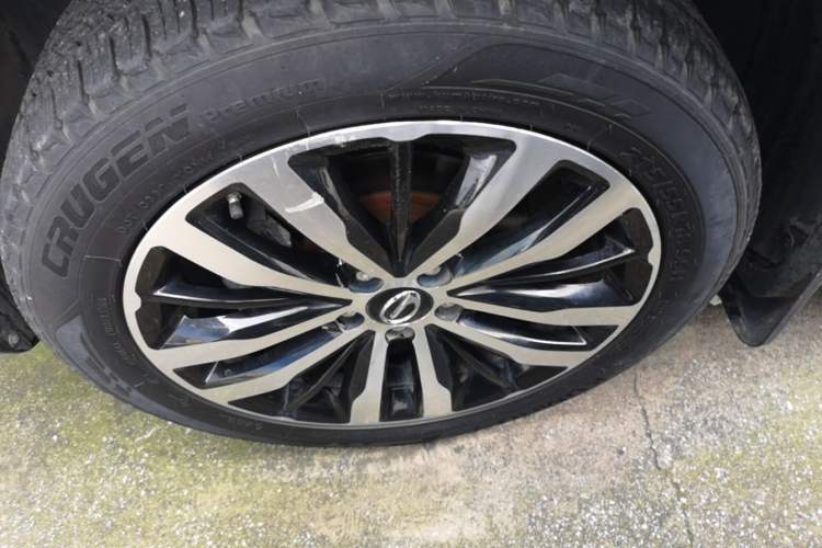 Used GAC Trumpchi GS4 2017 235T Automatic Two-Wheel Drive Luxury Smart Connectivity Version Left Front Wheel Hub