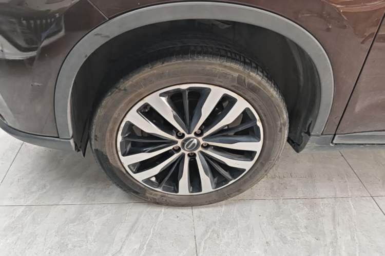 Used GAC Trumpchi GS4 2017 235T Automatic Two-Wheel Drive Luxury Smart Connectivity Version Left Front Wheel Hub