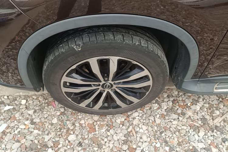 Used GAC Trumpchi GS4 2017 235T Automatic Two-Wheel Drive Luxury Smart Connectivity Version Left Front Wheel Hub