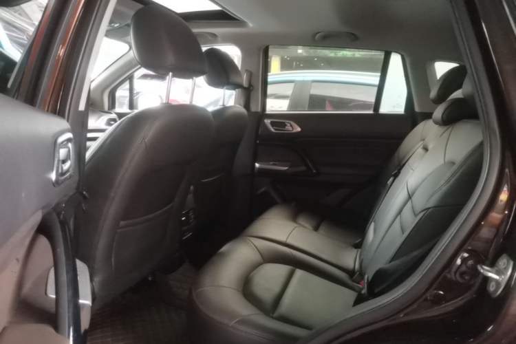 Used GAC Trumpchi GS4 2017 235T Automatic Two-Wheel Drive Luxury Smart Connectivity Version Left Rear Seat